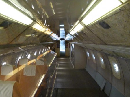 Uvnitř nadzvukového dopraváku TU-144.