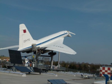 TU 144.