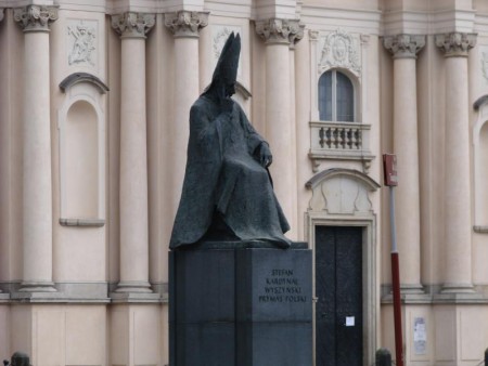 A také pomníky církevních hodnostářů.